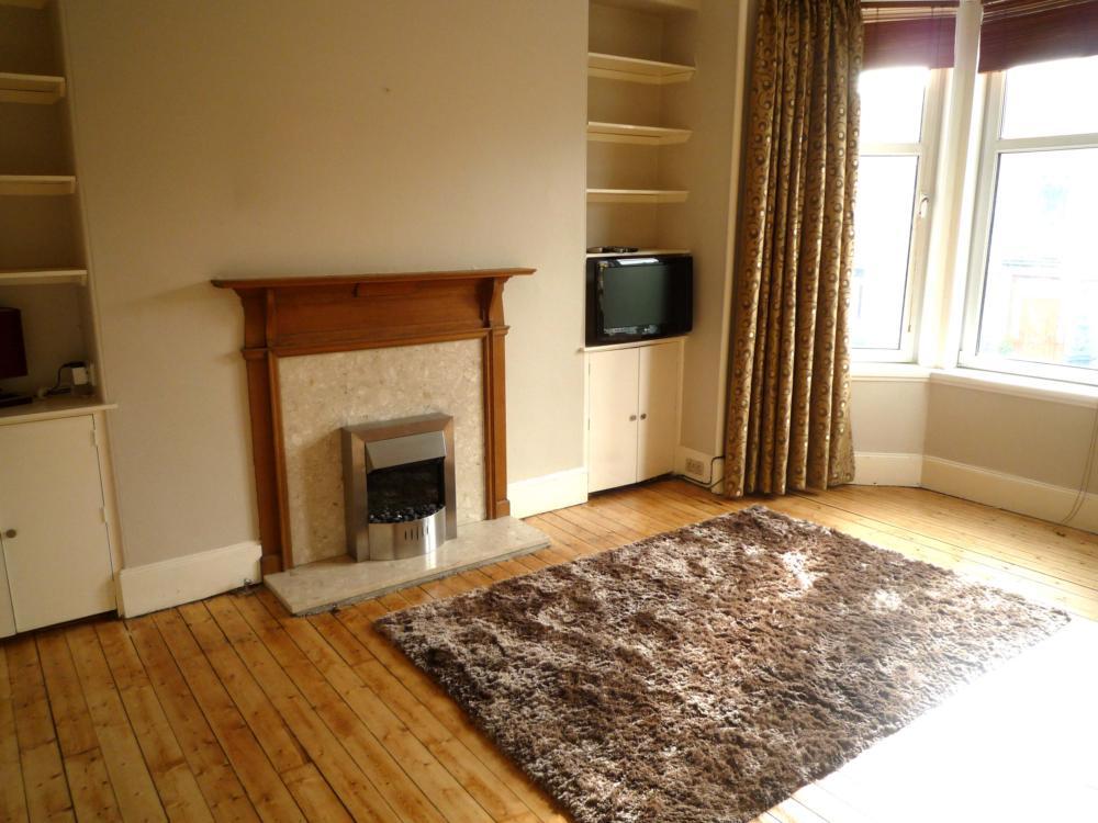 76 Mileend Avenue, Aberdeen, AB15 5PY 4 bed flat £1,100 pcm (£254 pw)