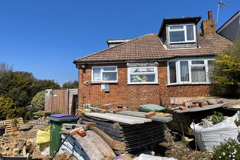 27 White Cliff Way, Folkestone, CT19 6DX