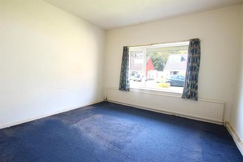 8 Kingsway, Lower Darwen, Darwen, BB3 0RF
