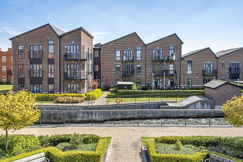 Mill Court, Gresham Park Road, Old Woking, Woking, GU22 2 bed apartment £495,000