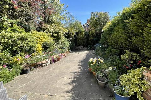 12 Heathville Road, Gloucester, GL1 3DS