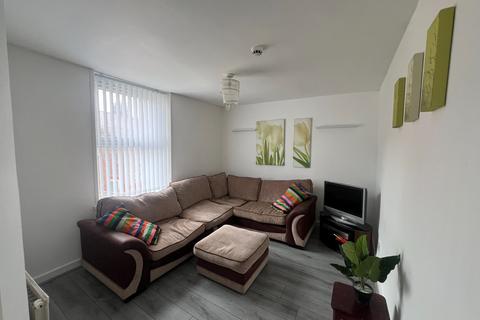 6 bedroom end of terrace house to rent - Alton Road, Tuebrook, Liverpool, L6