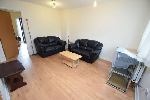 4 bedroom townhouse to rent, Chorlton Road, Hulme, Manchester, M15 4JG