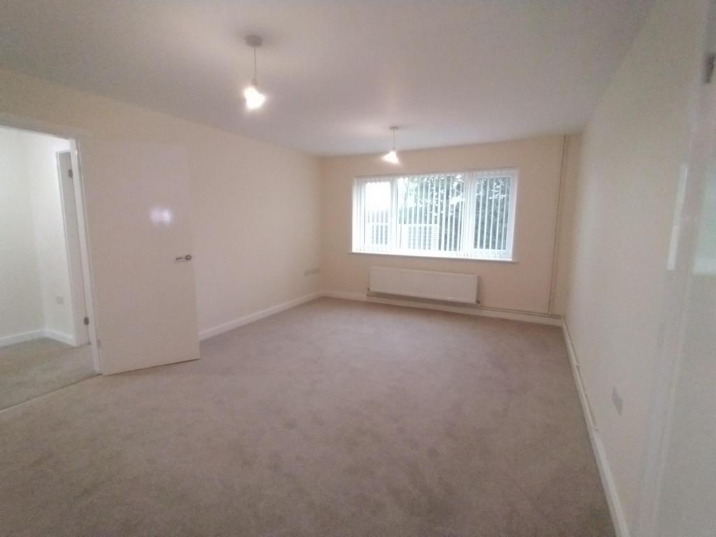 Bramcote Lane, Wollaton, NG8 2QJ 2 bed apartment £800 pcm (£185 pw)