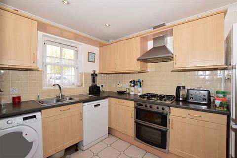 10 Anisa Close, Kings Hill, West Malling, ME19 4EW