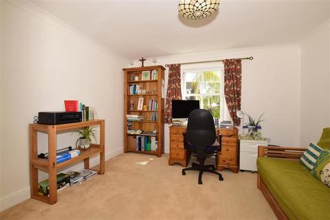 10 Anisa Close, Kings Hill, West Malling, ME19 4EW