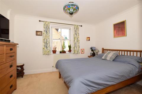 10 Anisa Close, Kings Hill, West Malling, ME19 4EW