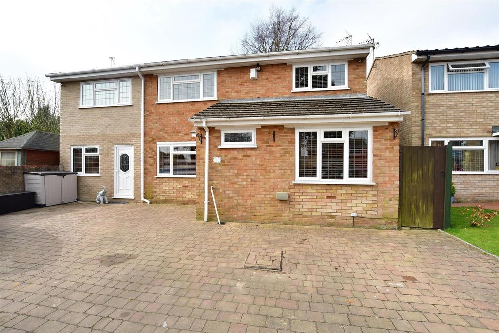 Duchess Close, Strood, Rochester, Kent 6 bed detached house £575,000