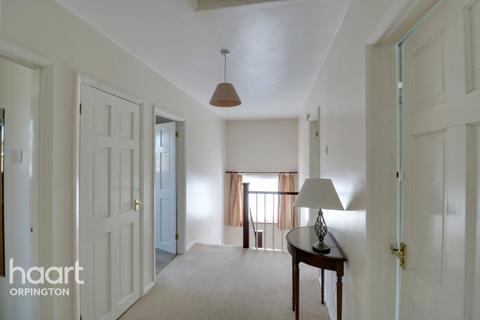 3 Mereside, Orpington, BR6 8ET