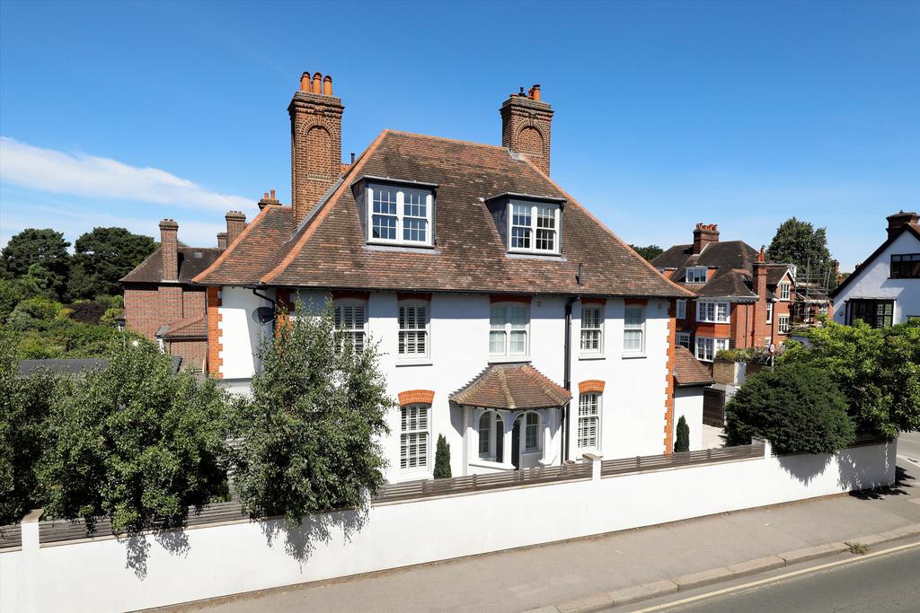 Murray Road, London, SW19 6 bed detached house £4,450,000
