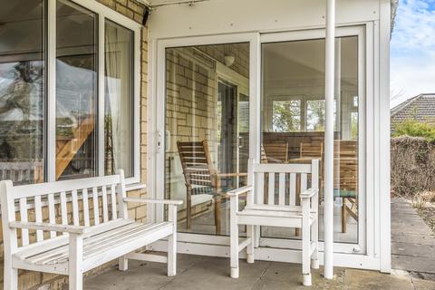 12 Close Gardens, Tetbury, GL8 8DU