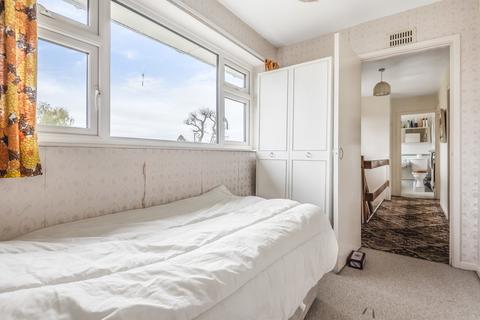 12 Close Gardens, Tetbury, GL8 8DU