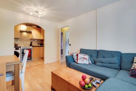 194 Heathfield Drive, Mitcham, CR4 3RH