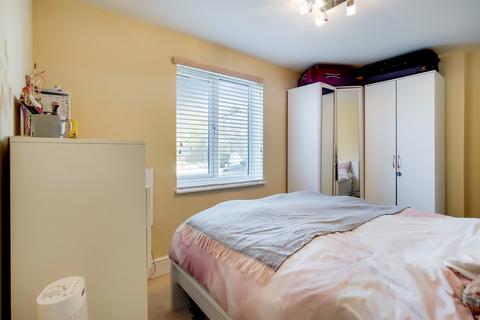 194 Heathfield Drive, Mitcham, CR4 3RH