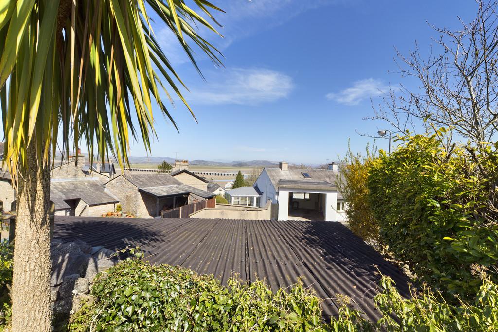 Silverdale Road, Arnside, Cumbria, LA5 0AH 3 bed terraced house £300,000