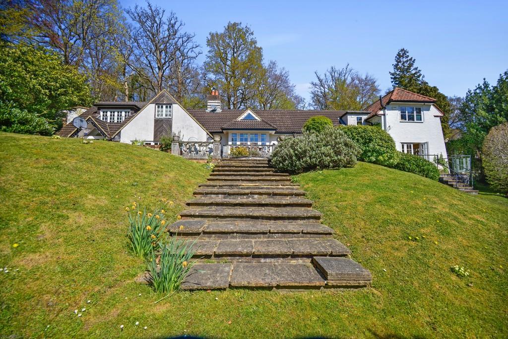 Hook Heath Road, Woking 6 bed detached house for sale £1,750,000