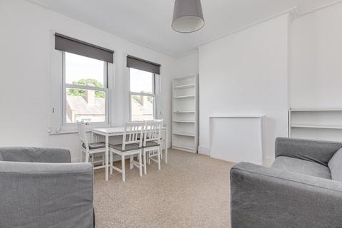 2 bedroom flat to rent, Theatre Street, London
