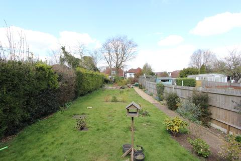 19 Garden Close, Banstead, SM7 2QB