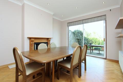 19 Garden Close, Banstead, SM7 2QB