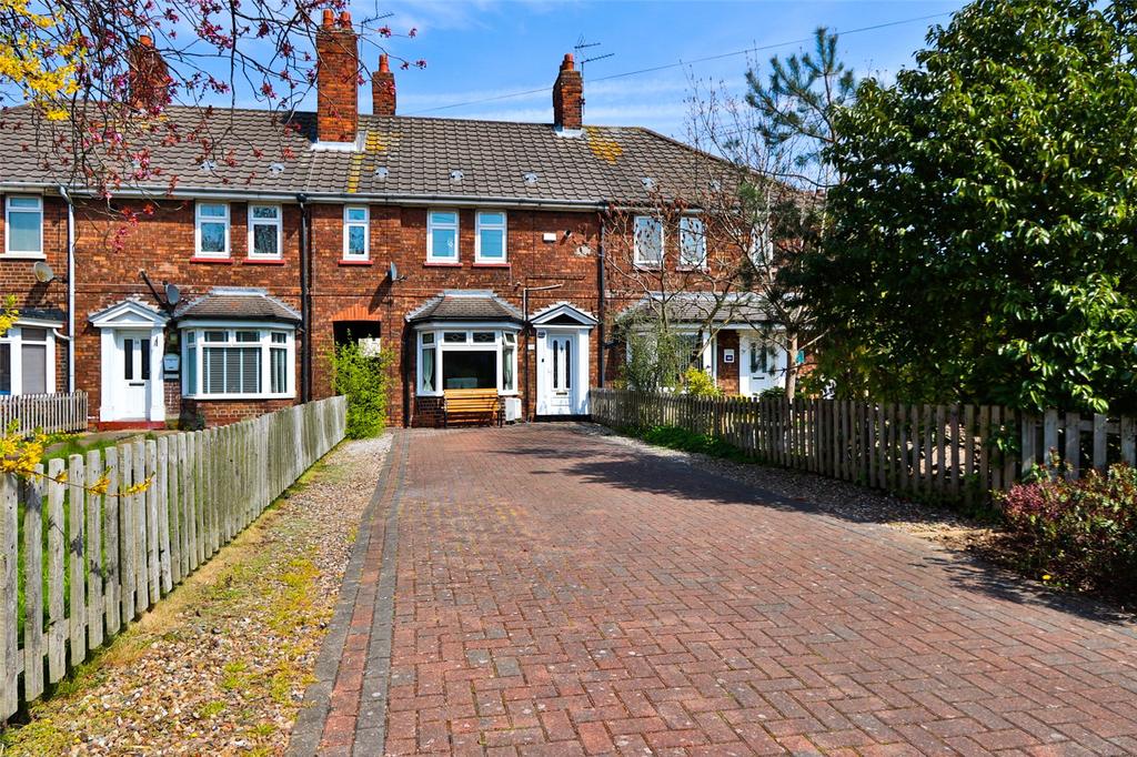 Helmsley Grove, Hull, HU5 2 bed terraced house £125,000