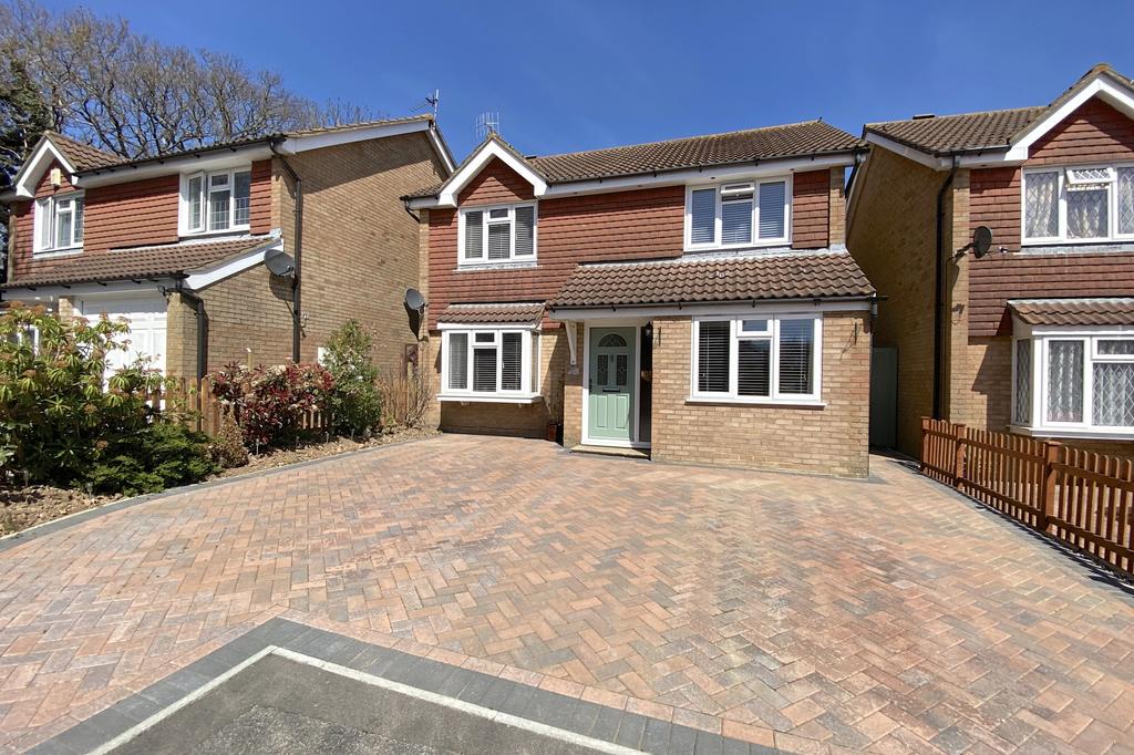 Elmwood Close, Eastbourne, East... 5 bed detached house £375,000