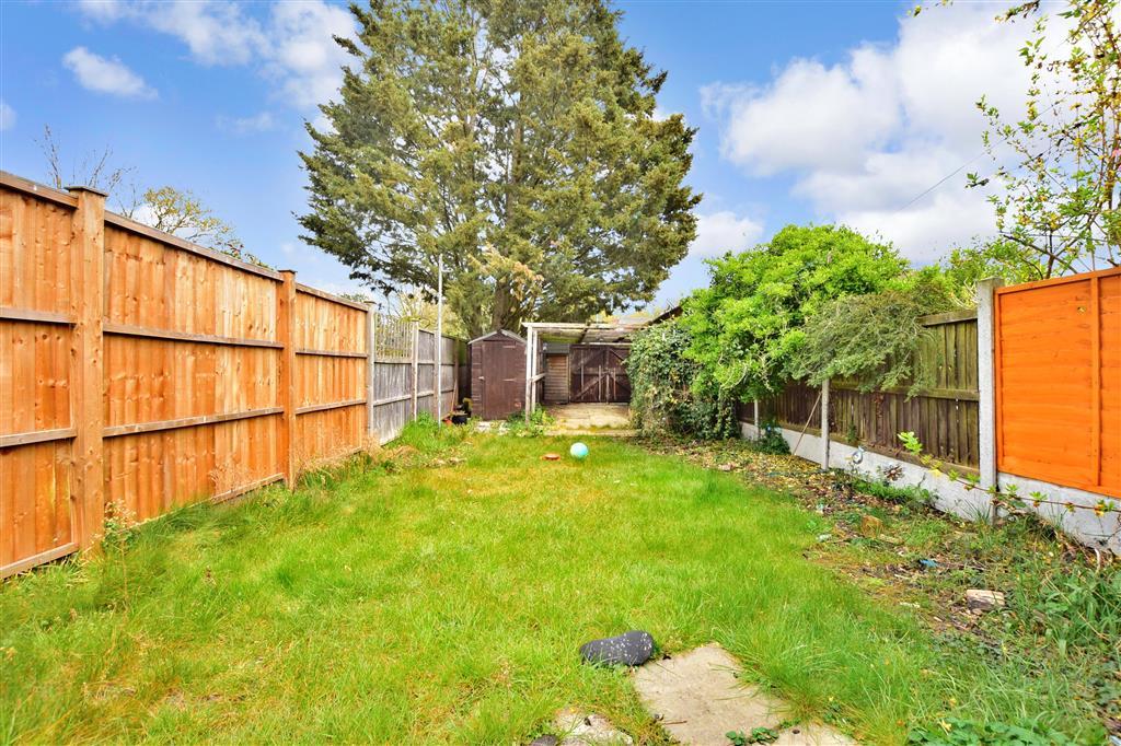 st-marys-approach-london-3-bed-semi-detached-house-450-000