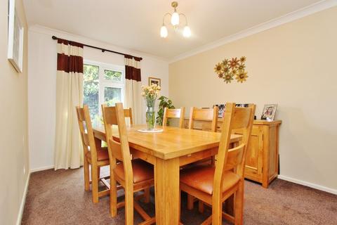 23 Arkle, Dosthill, Tamworth, B77 1NE