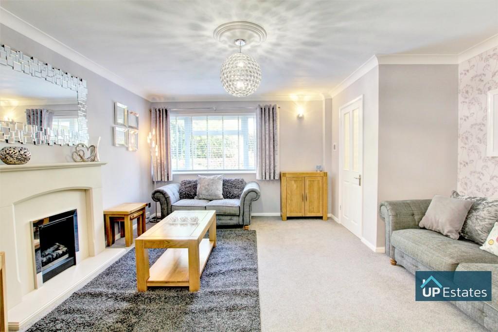 Chard Road, Binley, Coventry 3 bed detached house £290,000