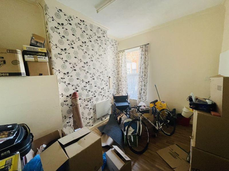 Bedroom 5 /...