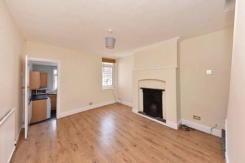 2 bedroom end of terrace house to rent, Middle Walk, Knutsford