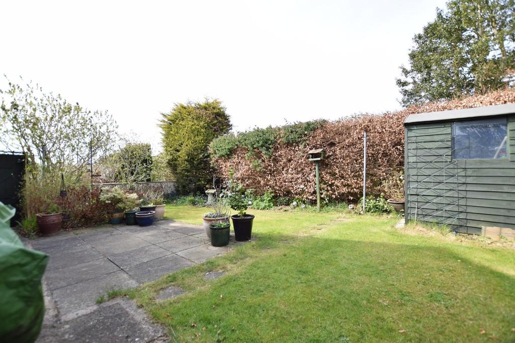 Meadow Drive, East Ayton, Scarborough 2 bed detached bungalow £200,000