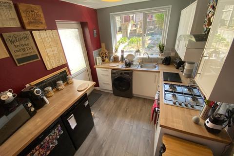 18 Crawshay Road, Tonypandy, CF40 1TD