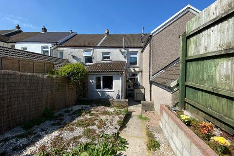 18 Crawshay Road, Tonypandy, CF40 1TD