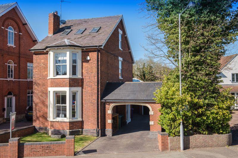 Castlecroft Road, Finchfield, Wolverhampton 4 bed detached house £475,000