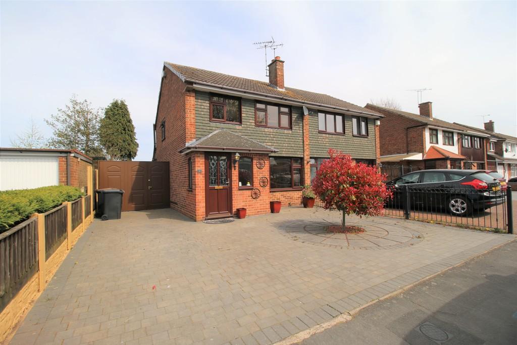 Derwent Road, Bedworth 3 bed semidetached house £255,000
