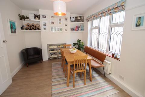 1 Brunswick Close, Thames Ditton, KT7 0EU