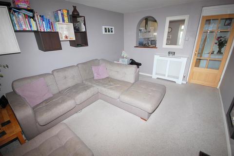 1 bedroom maisonette to rent, Wood Common, Birchwood Area