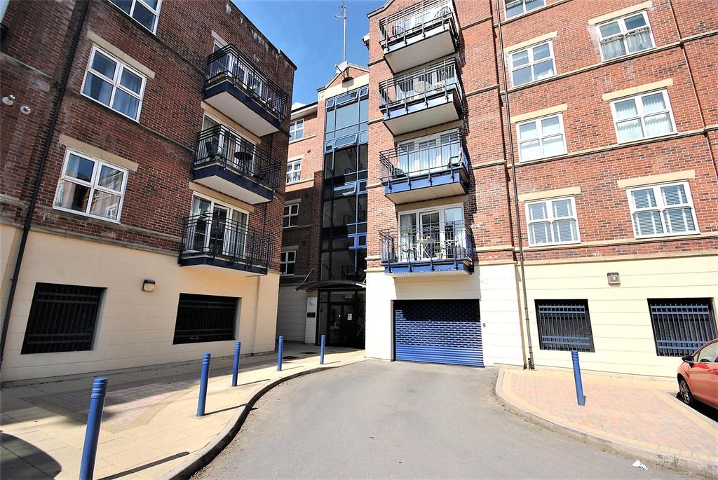 Carisbrooke Road, Far Headingley, Leeds 2 bed apartment £215,000
