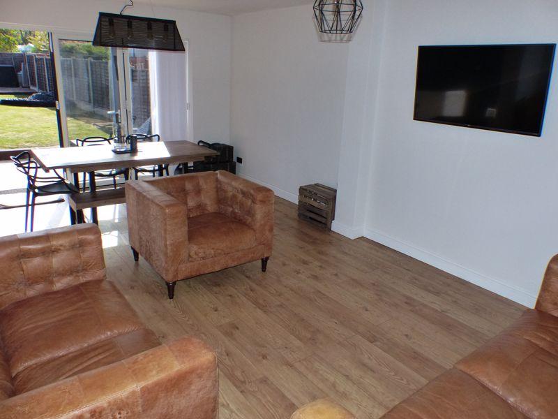 Lounge 2