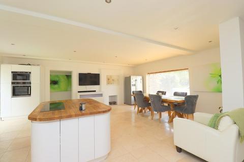 36a Ampthill Road, Silsoe, Bedford, MK45 4DX