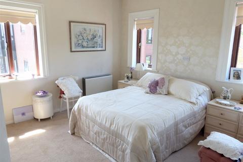 1 bedroom flat for sale, Fircroft, Banbury