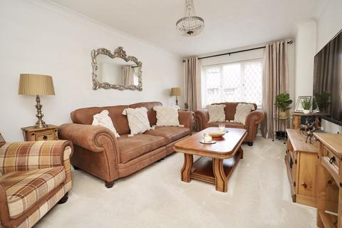8 Barn Close, Hartford, Huntingdon, PE29 1XF