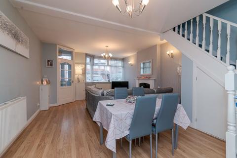 15 Weldon Avenue, Bolton, BL3 3SW