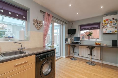 15 Weldon Avenue, Bolton, BL3 3SW