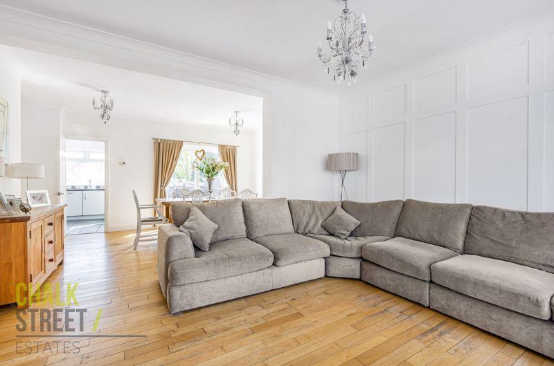 Hazelmere Gardens, Hornchurch, RM11 3 bed terraced house £475,000