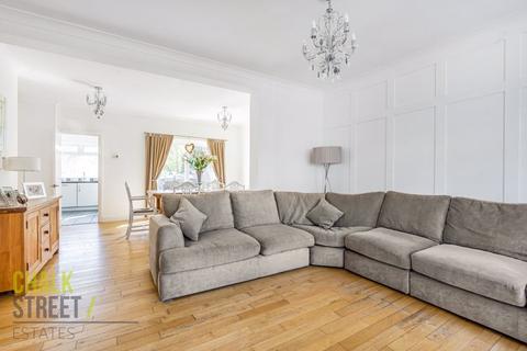 48 Hazelmere Gardens, Hornchurch, RM11 2AS