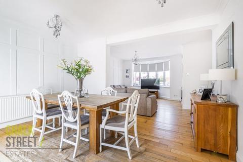 48 Hazelmere Gardens, Hornchurch, RM11 2AS