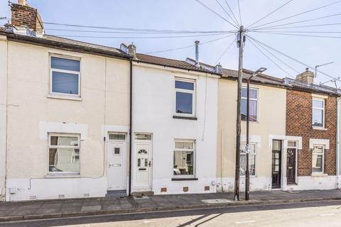 2 bedroom terraced house to rent, Wainscott Road, Southsea