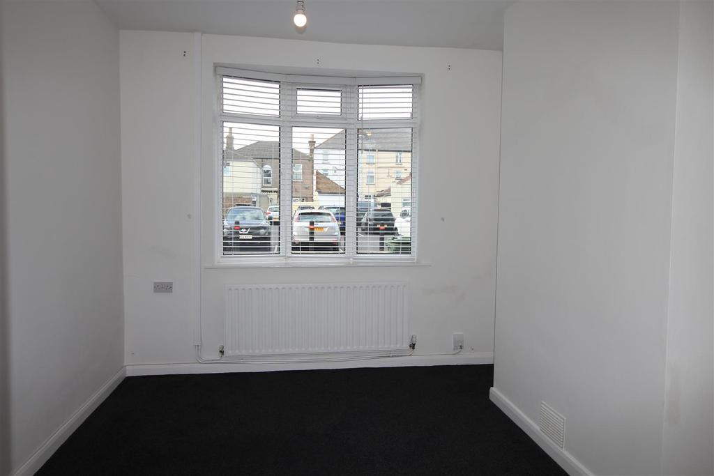 11 Yarra Road, Cleethorpes, N.E. Lincs, DN35 8LS 4 bed terraced house