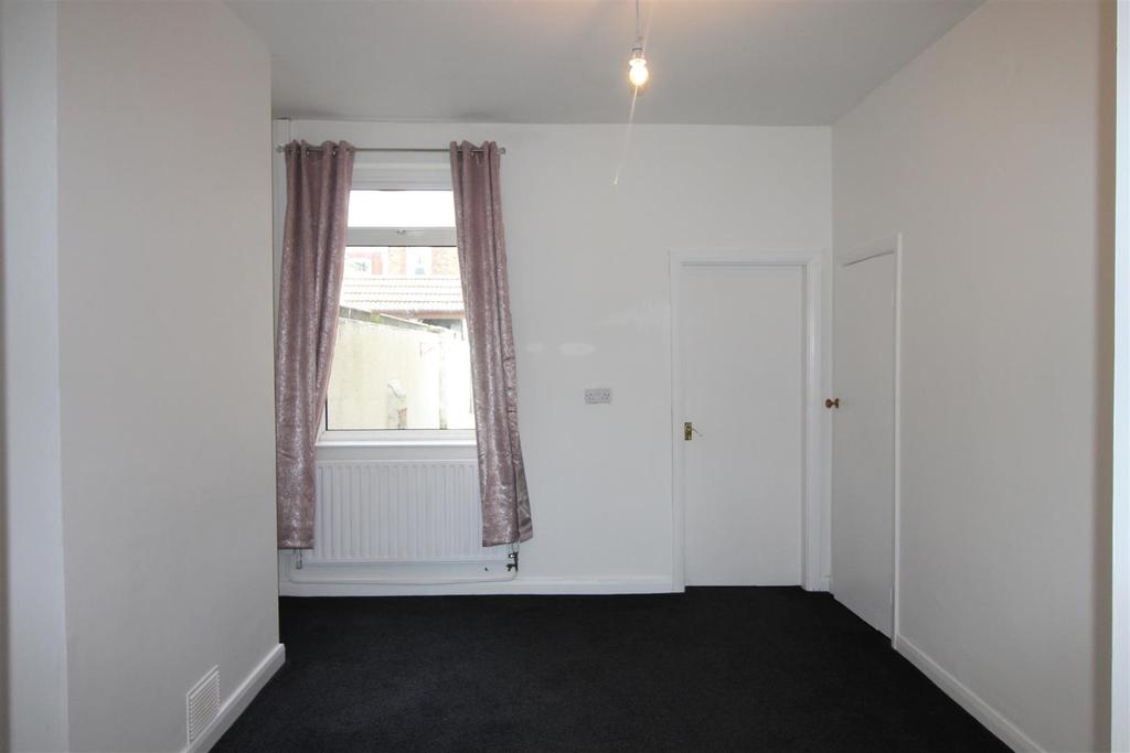 11 Yarra Road, Cleethorpes, N.E. Lincs, DN35 8LS 4 bed terraced house